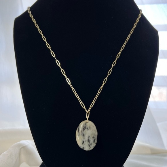 NWT Beautiful Handmade Natural Stone Necklace - Picture 4 of 4